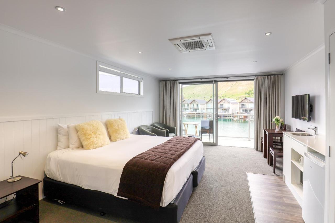 Marsden Lake Resort Central Otago Cromwell Kültér fotó A room at the hotel
