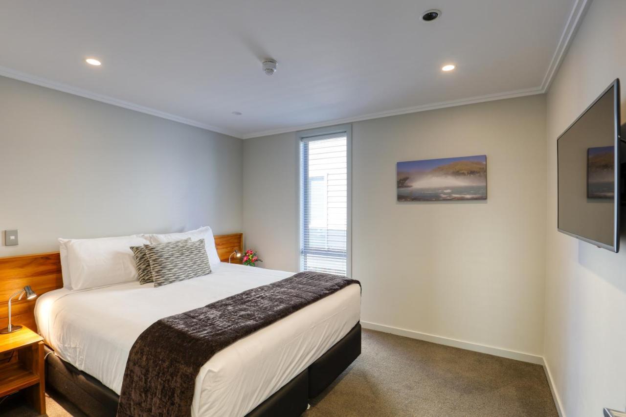 Marsden Lake Resort Central Otago Cromwell Kültér fotó A bedroom at the hotel